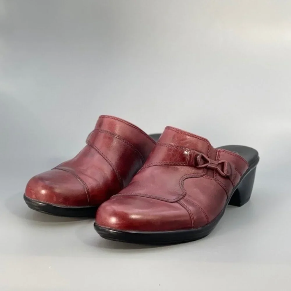 Clarks Leather Clogs Burgundy  Red SlipOn Comfort OrthoLite Footbed Women Size 7 - Picture 2 of 9